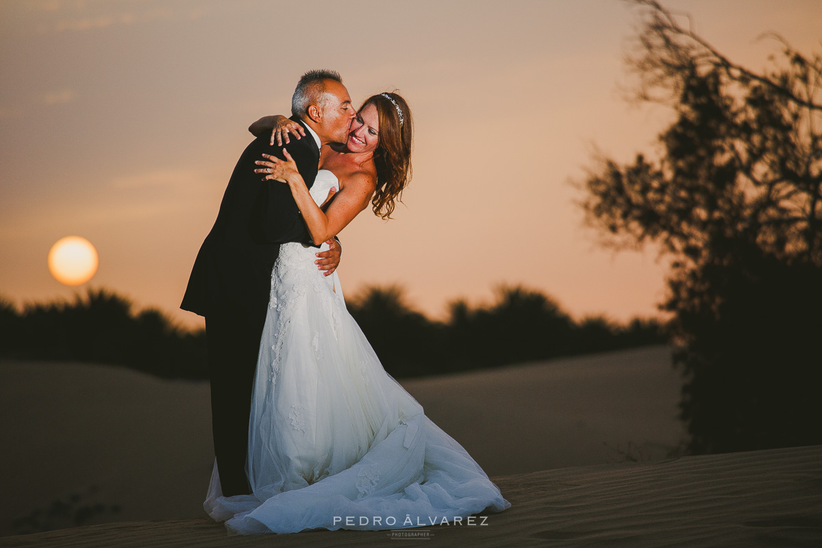 Fotos de post boda en las dunas de Maspalomas Gran Canaria