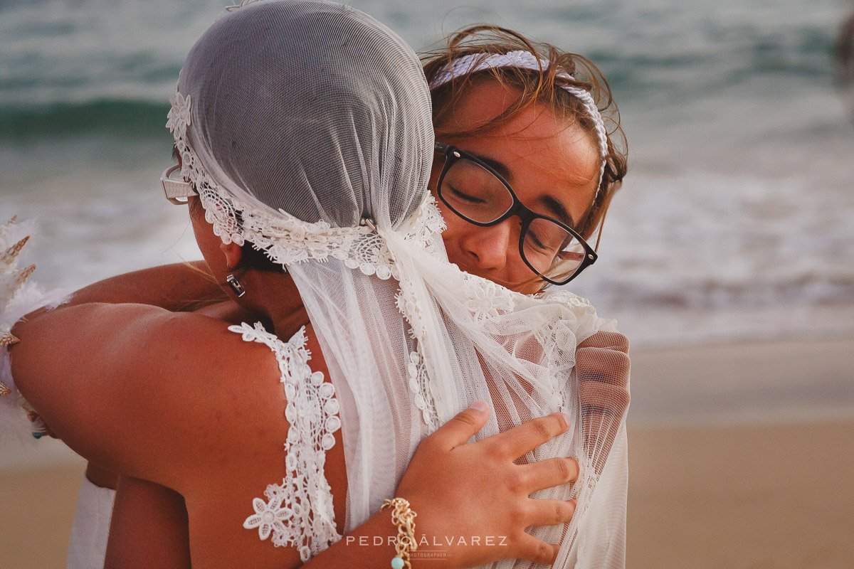 Fotos de bodas en en la playa La Graciosa Canarias