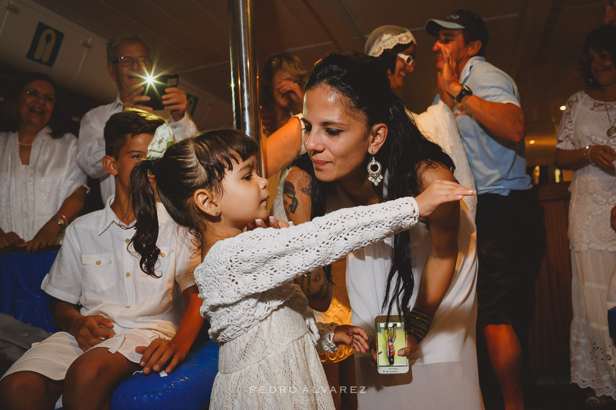 Fotos de bodas en en la playa La Graciosa Canarias