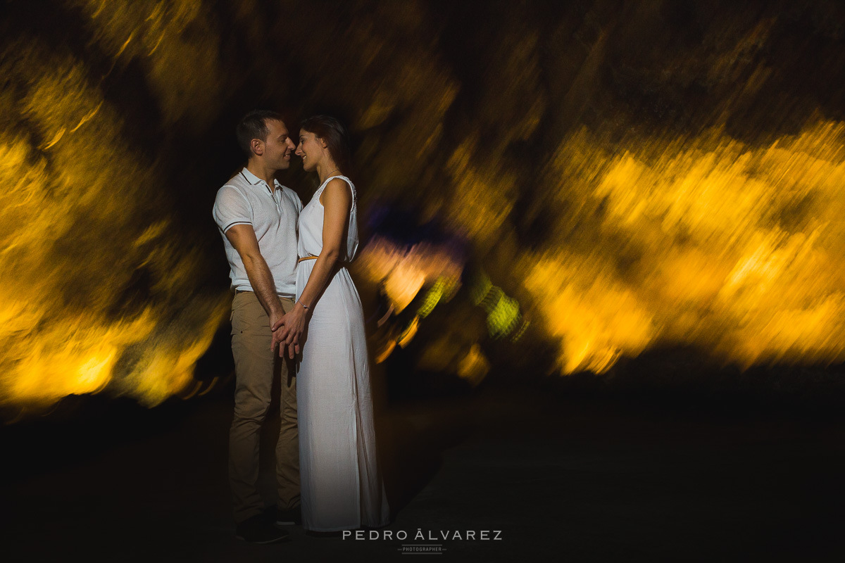 Fotos de pre boda en Lanzarote Canarias Cueva de los verdes