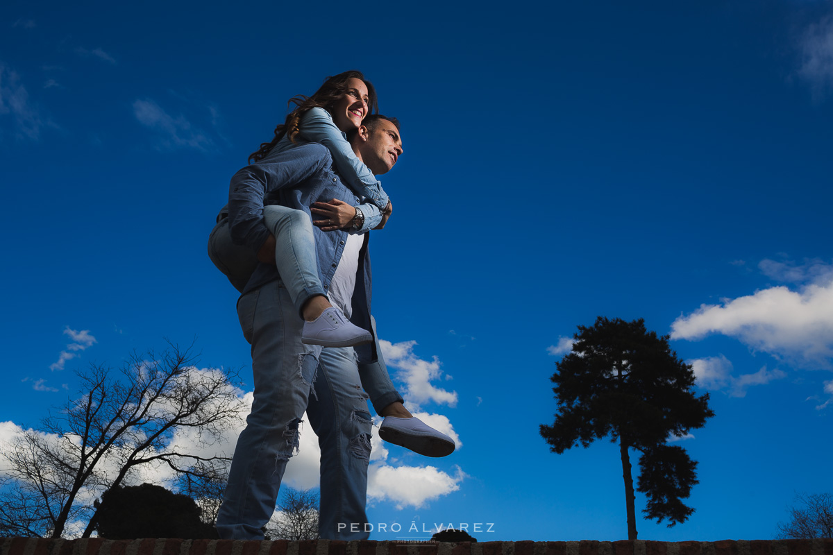 Sesión de familia y pareja en Madrid Parque del Retiro