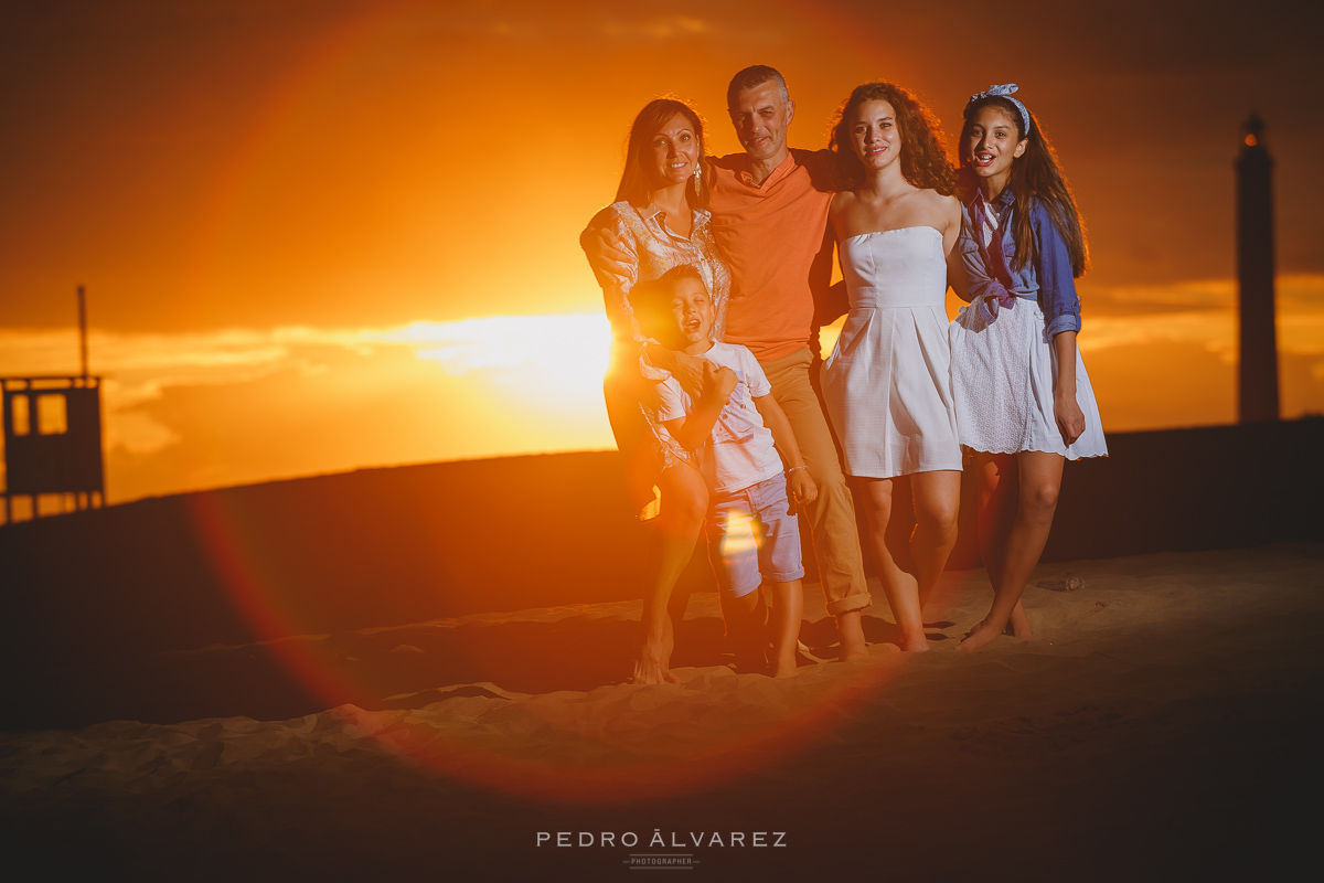 Sesión de fotos de familia en las Dunas de Maspalomas