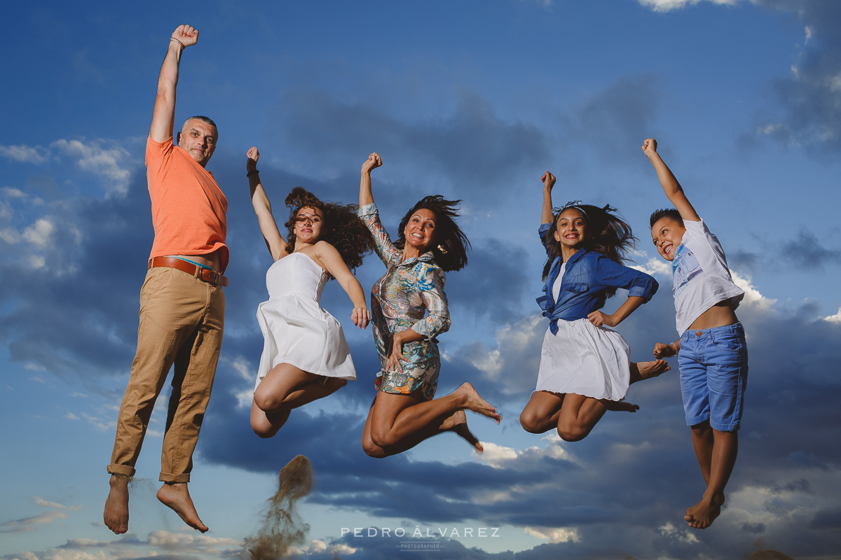 Sesión de fotos de familia en las Dunas de Maspalomas