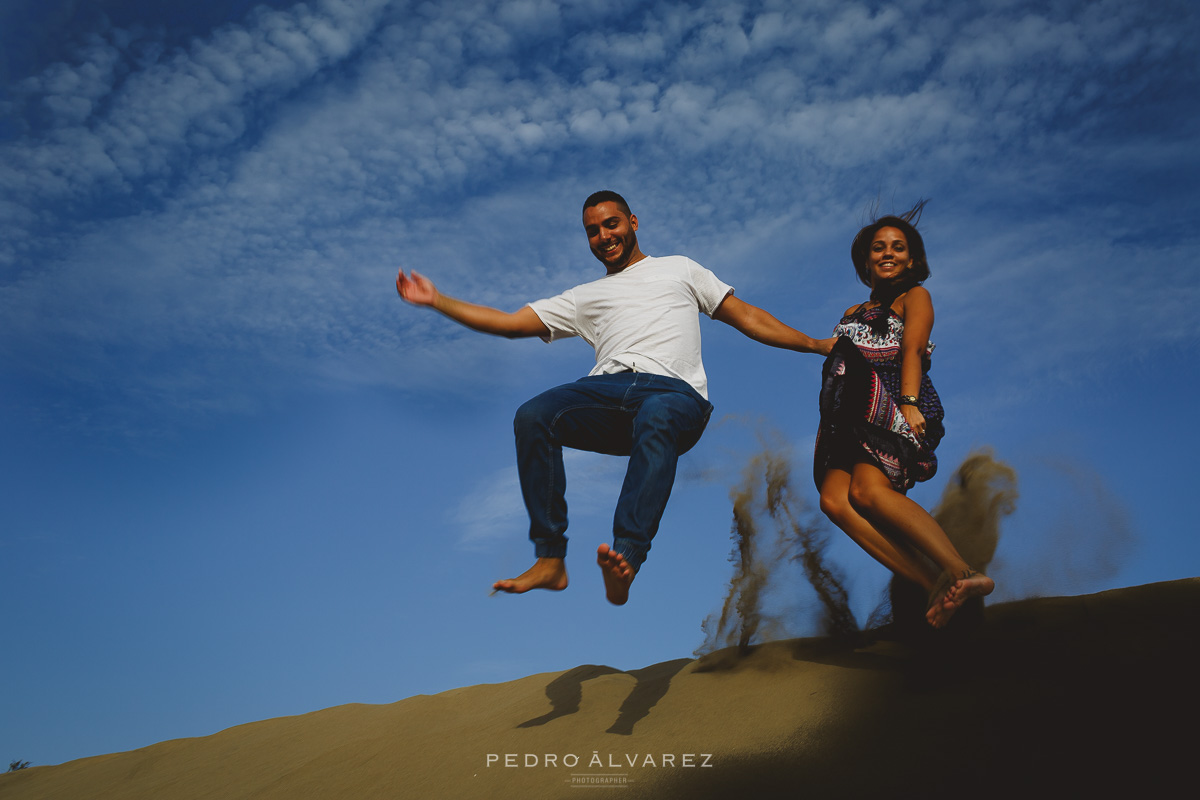 Sesión de fotos de pareja en las Dunas de Maspalomas