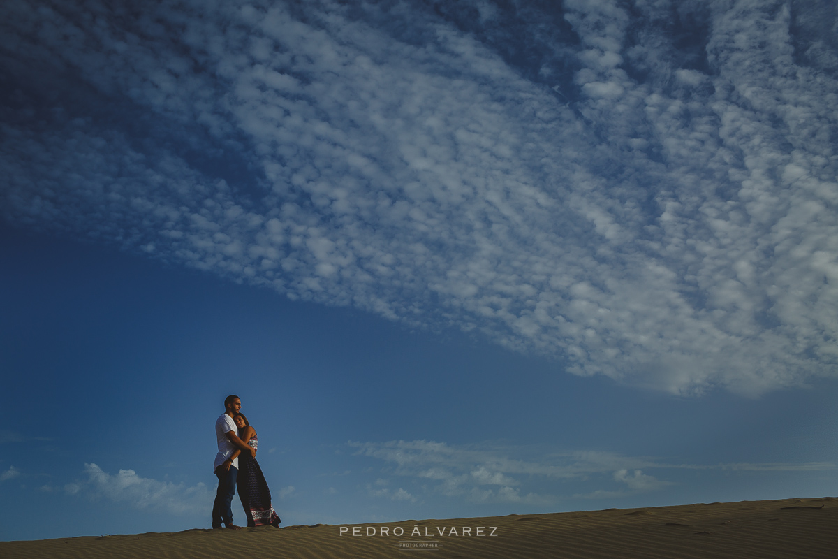 Sesión de fotos de pareja en las Dunas de Maspalomas