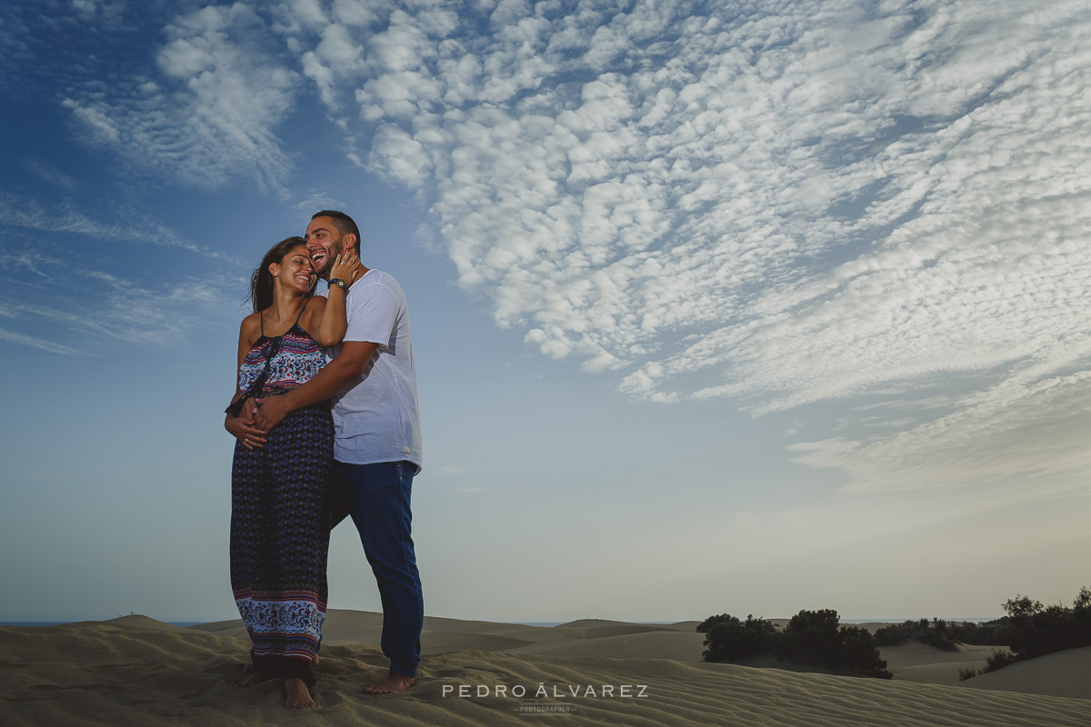 Sesión de fotos de pareja en las Dunas de Maspalomas