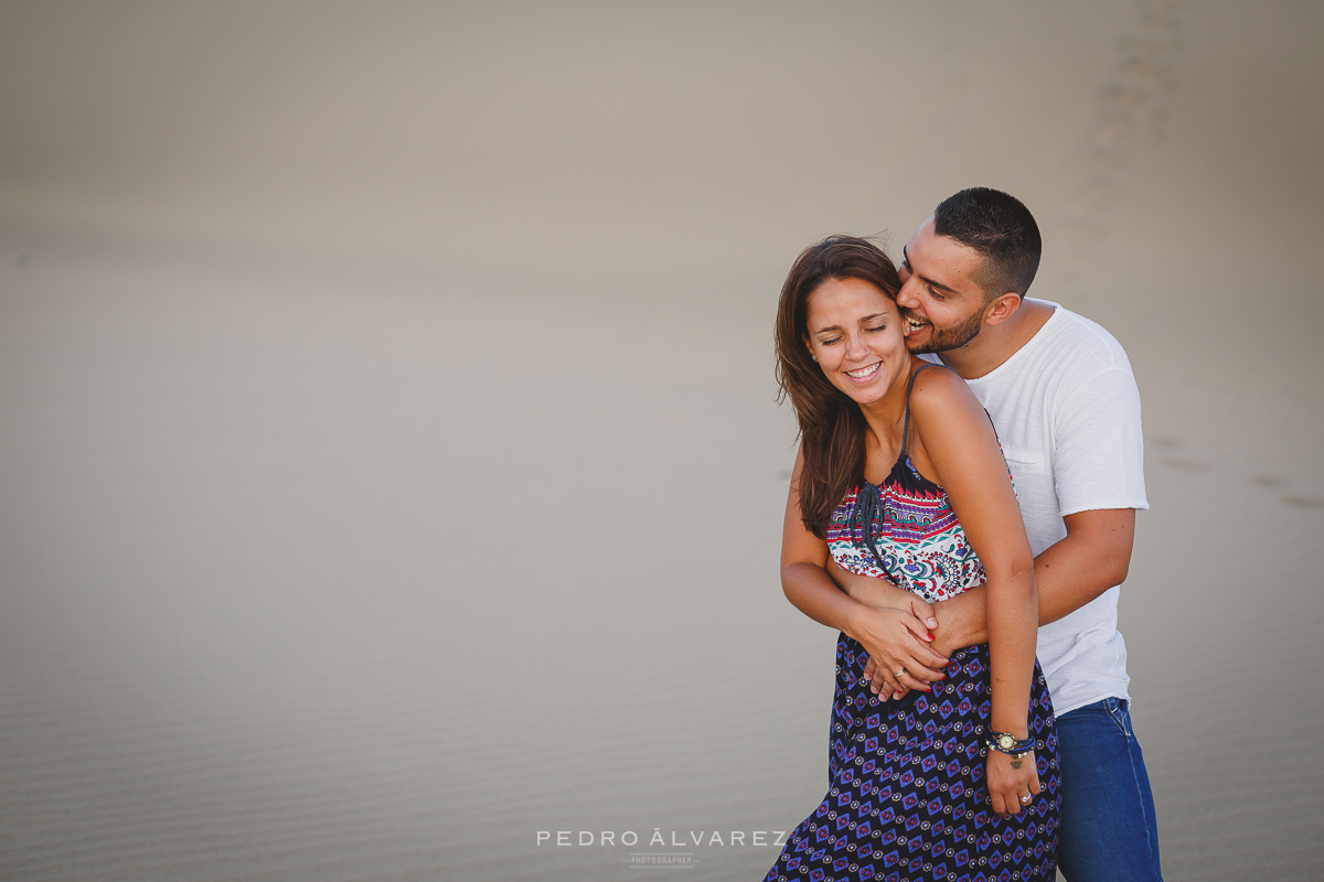 Sesión de fotos de pareja en las Dunas de Maspalomas