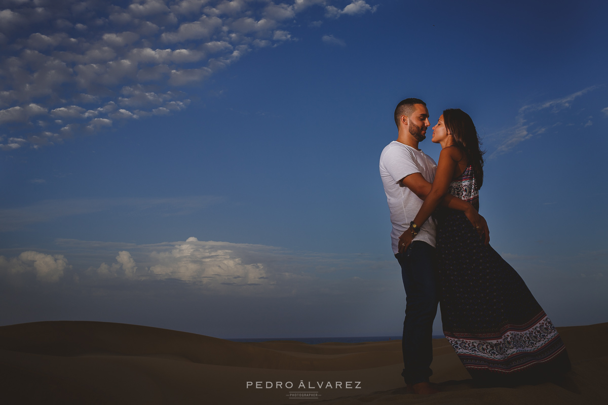 Sesión de fotos de pareja en las Dunas de Maspalomas