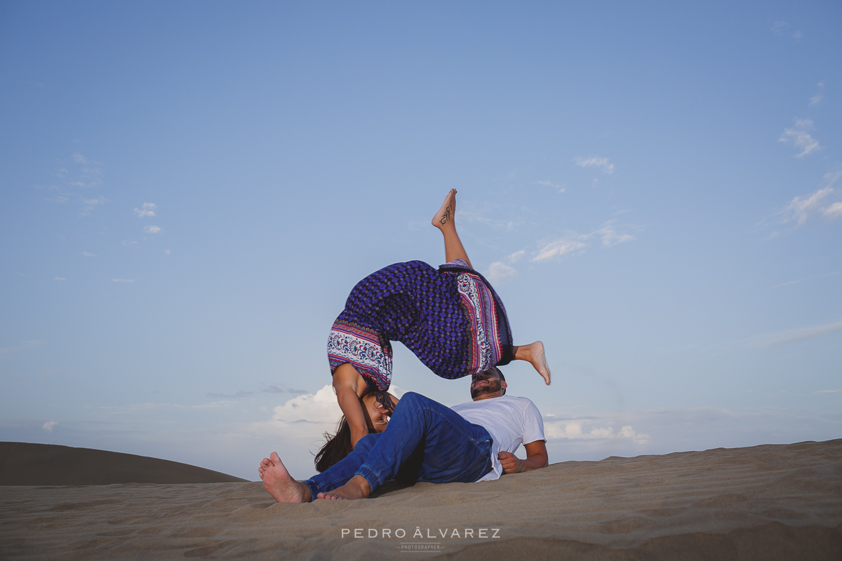 Sesión de fotos de pareja en las Dunas de Maspalomas