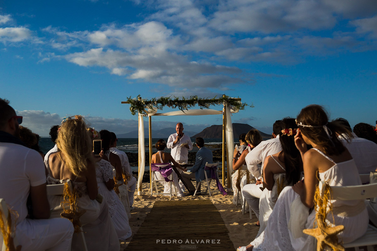 Fotos de boda Ibicenca en las playas de Fuerteventura Corralejo