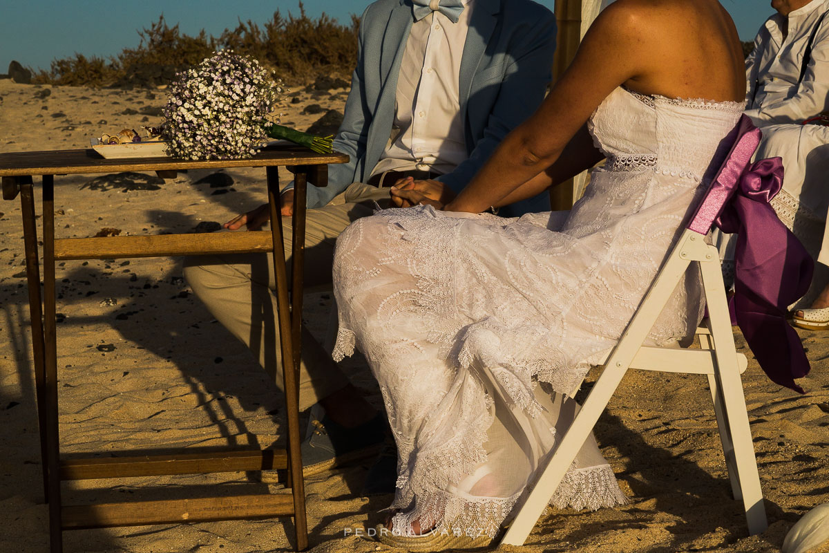 Fotos de boda Ibicenca en las playas de Fuerteventura Corralejo