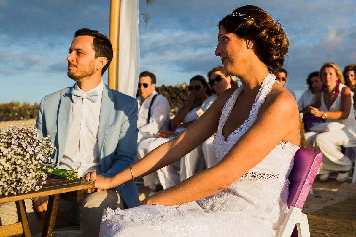 Fotos de boda Ibicenca en las playas de Fuerteventura Corralejo