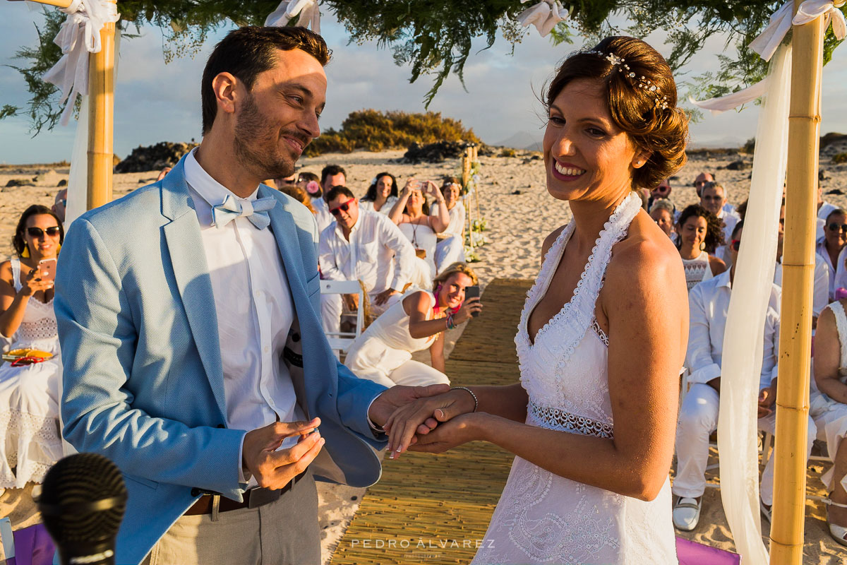 Fotos de Bodas ibicencas en la playa