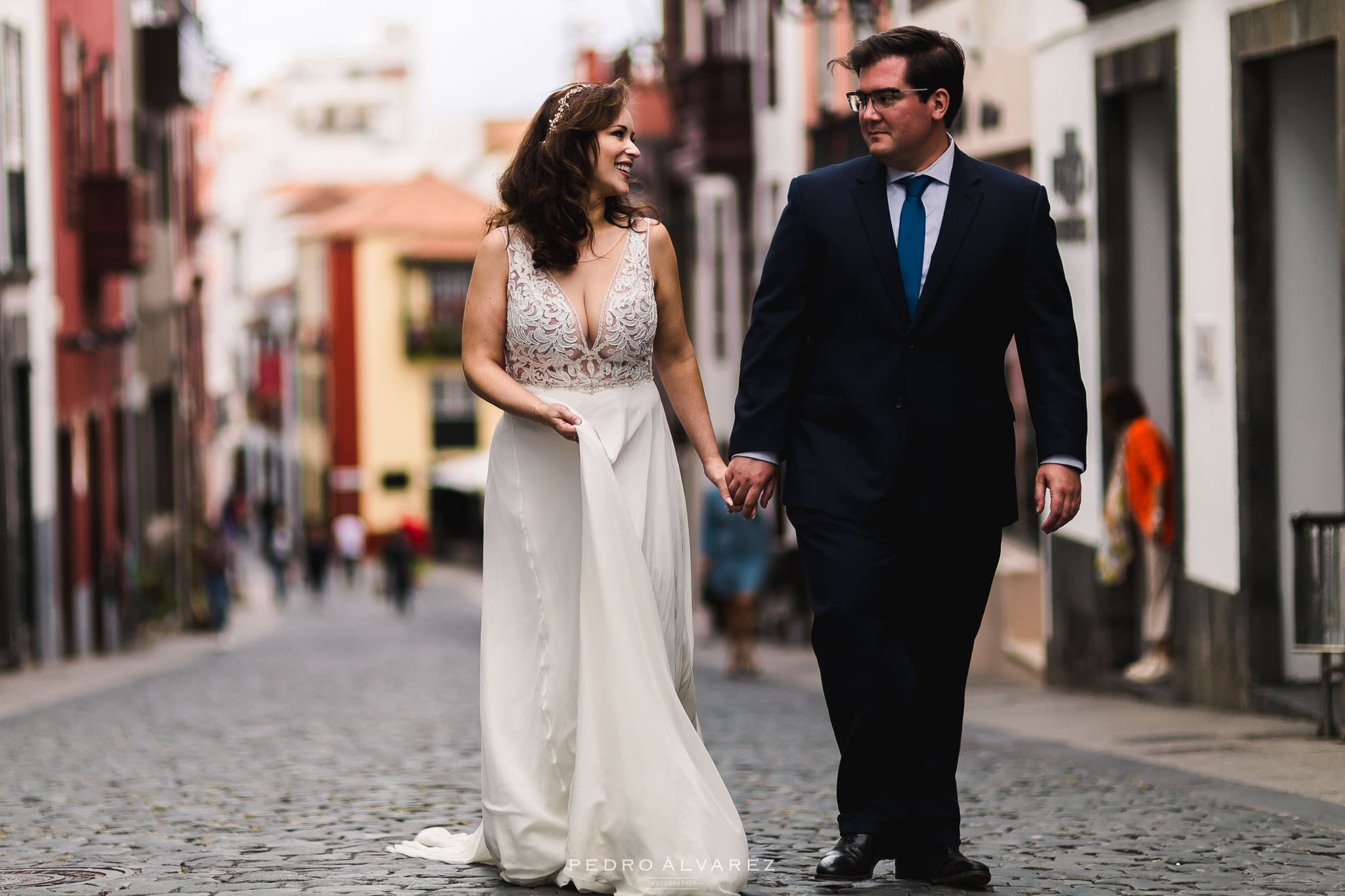 Pareja paseando por Santa Cruz de La Palma