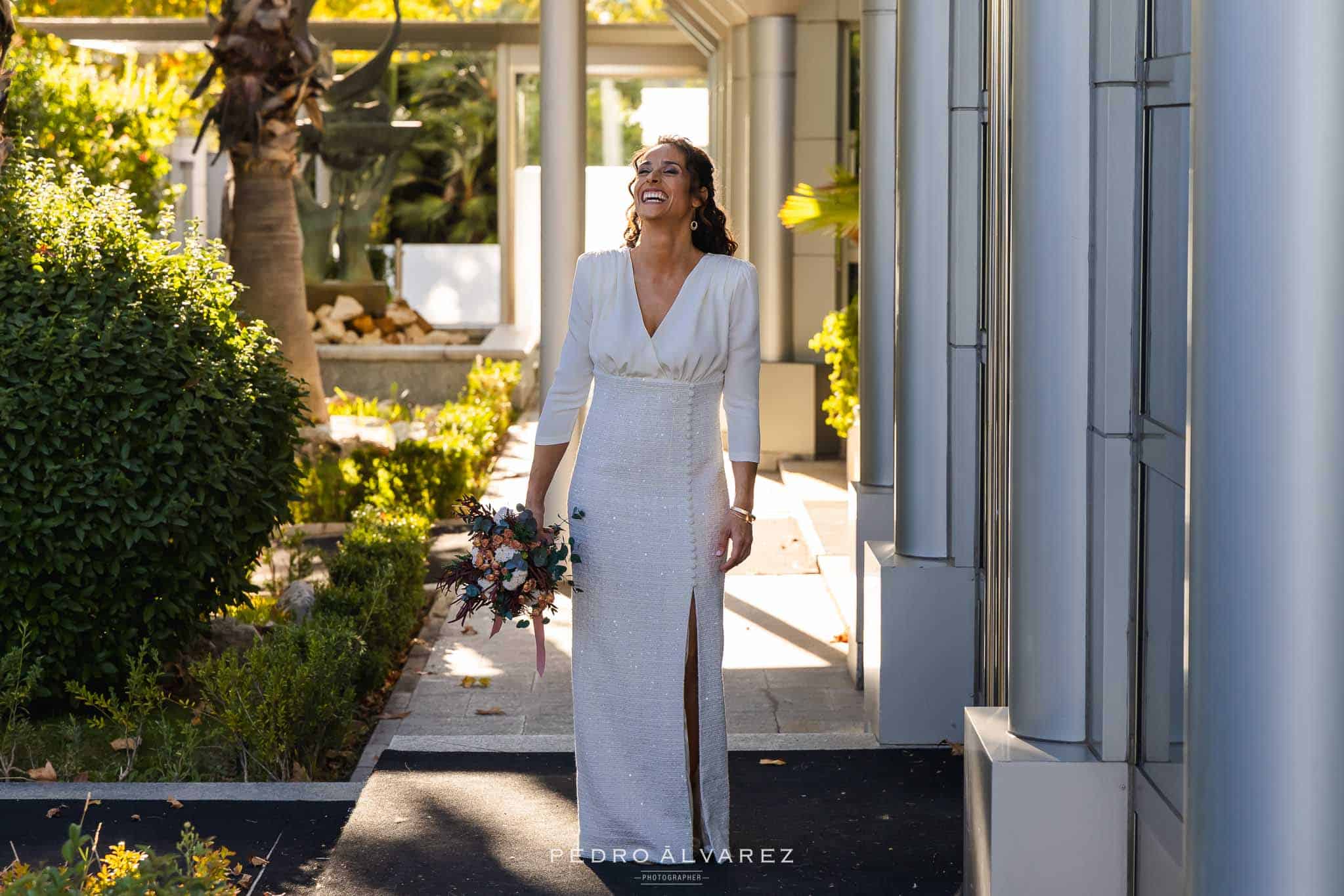 Exteriores del Hotel Attica 21, novia Ana caminando para el primer encuentro con su futuro marido Javi