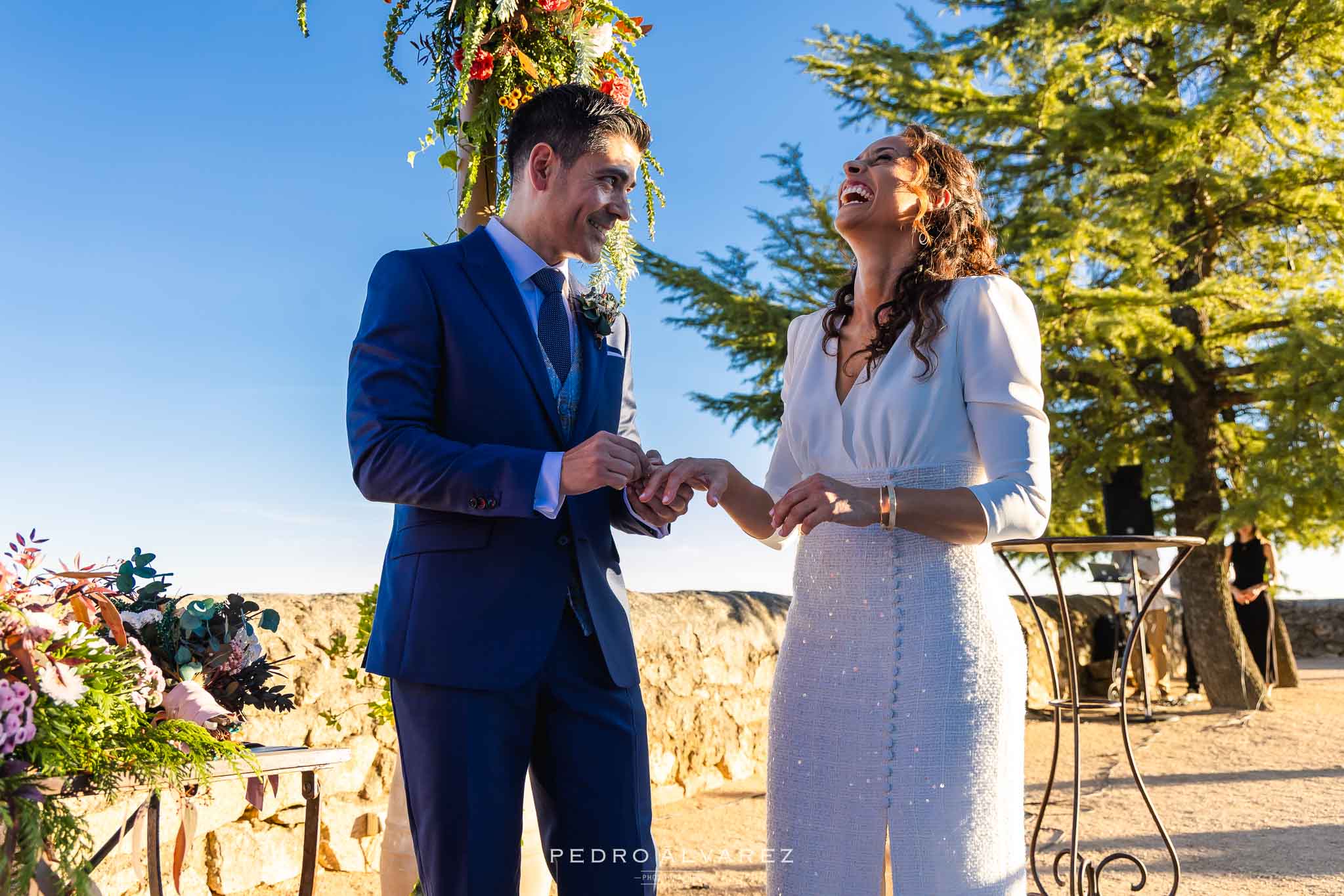 Momento aníllos en la boda de Ana y Javi en la Finca Najaraya de Madrid