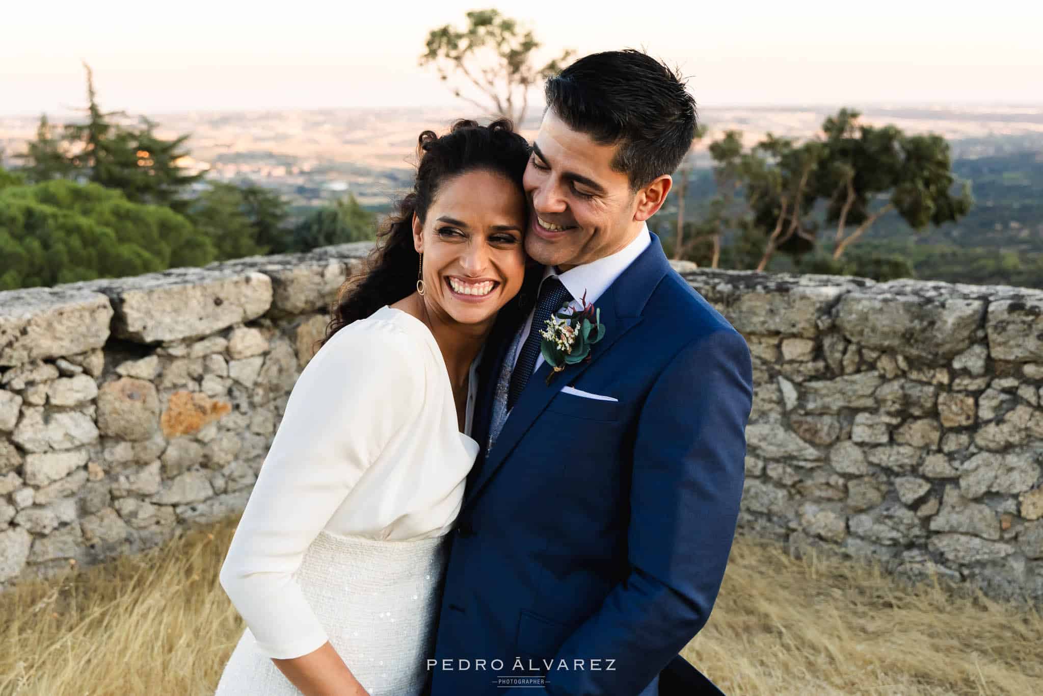 Fotógrafo de Boda Finca Najaraya Madrid haciendo la sesión de fotos de los novios