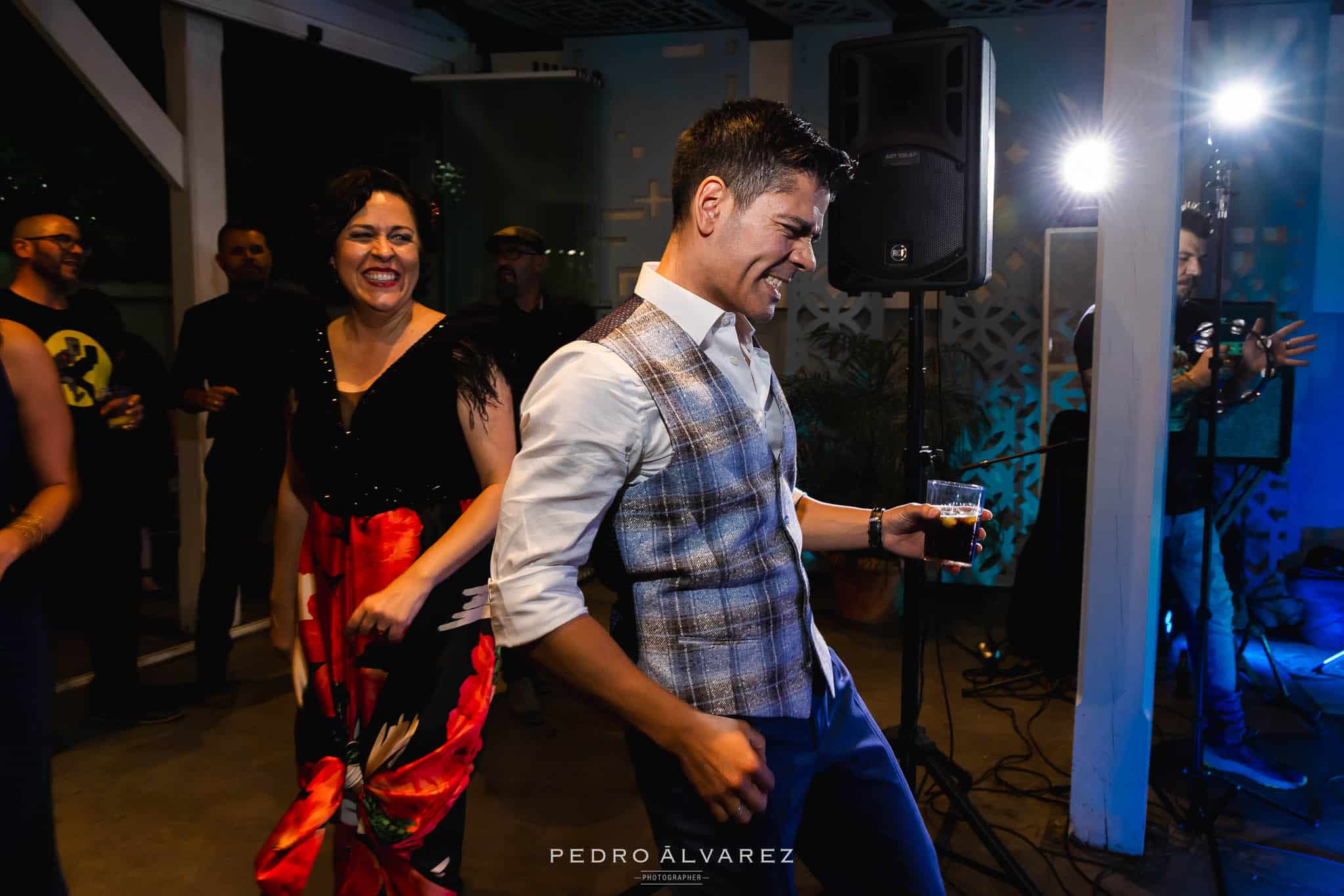 Novio disfrutando de su Boda Finca Najaraya