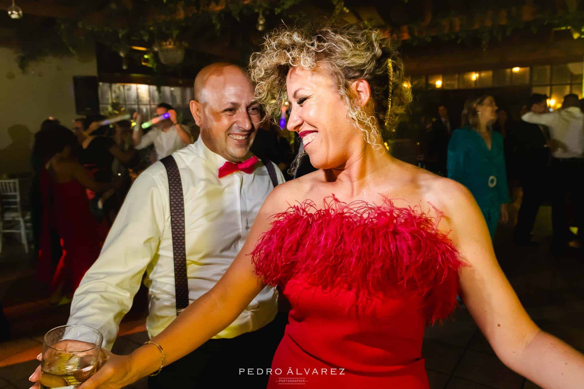 Invitadas en la fiesta con Aguacate y Mango